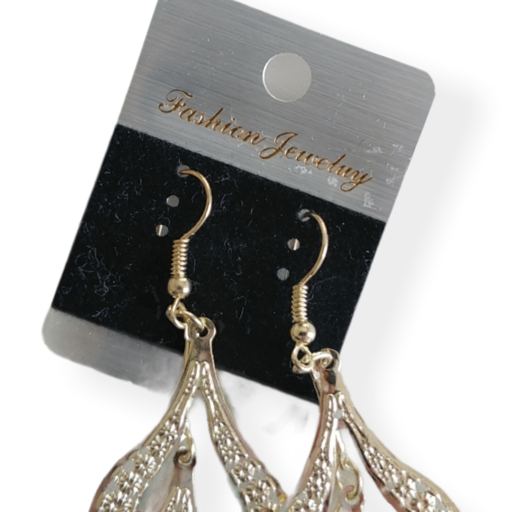 Fashion Jewelry Hollow Out Drop Earrings Goldtone - Picture 4 of 4